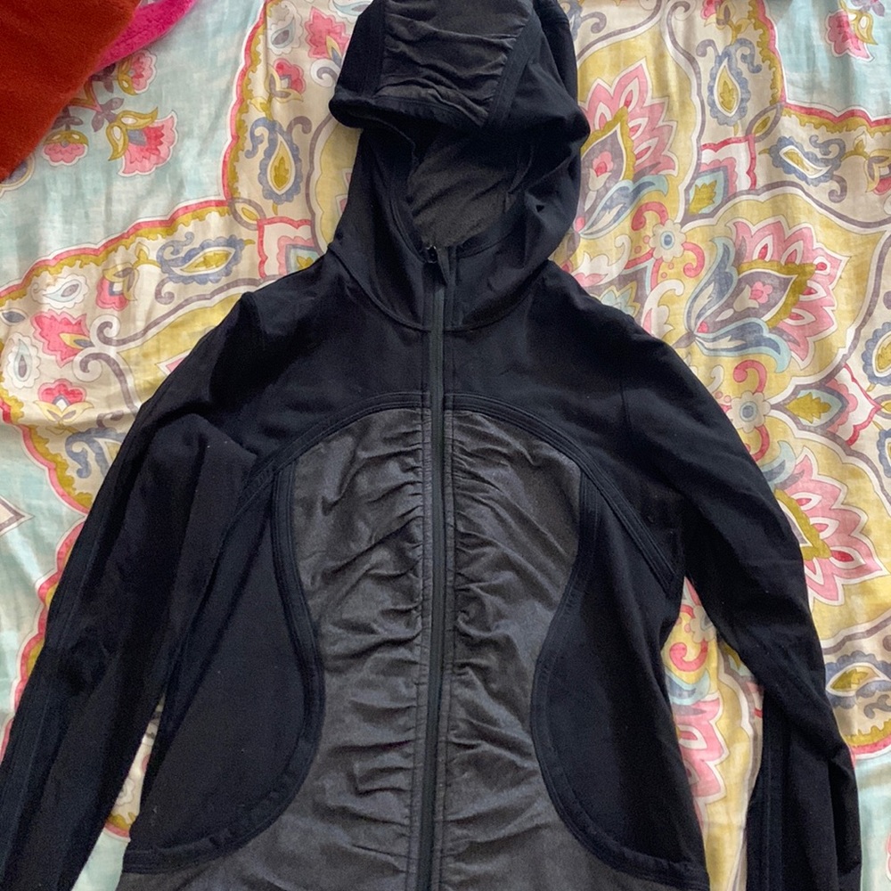 Fitted zip up